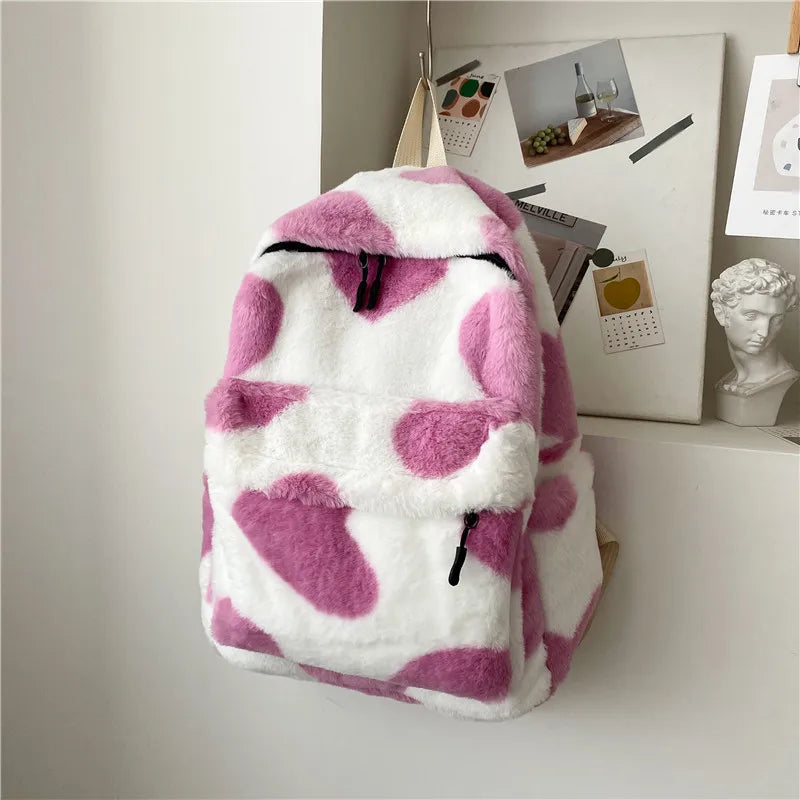 Bonita mochila de peluche con forma de corazón