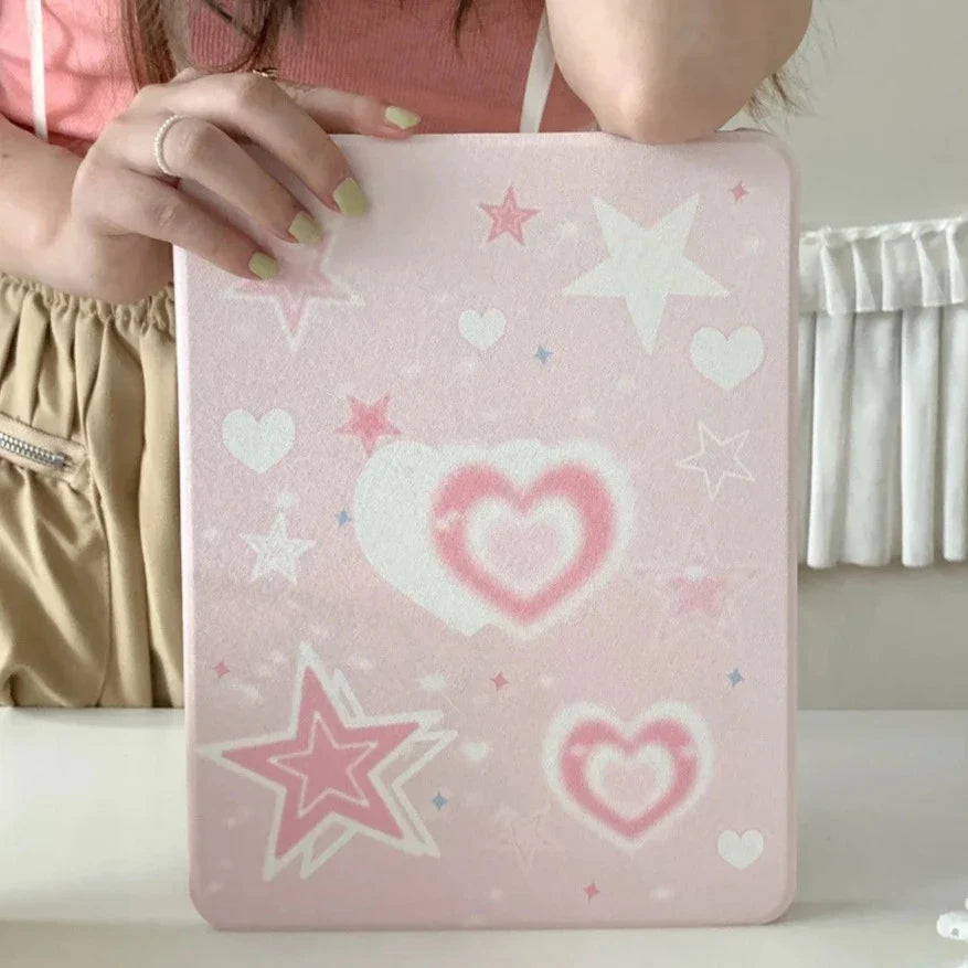 Bonita funda para iPad con forma de corazón rosa