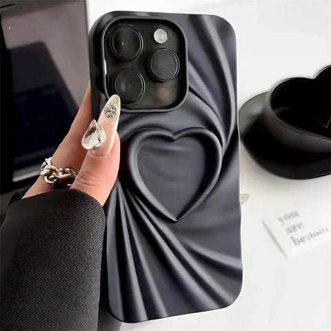 Bonita funda para iPhone con forma de corazón en 3D