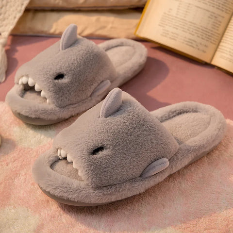 Pantuflas kawaii con forma de tiburón de dibujos animados