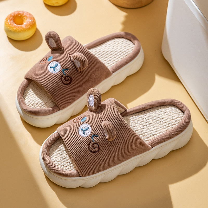 Lindas pantuflas de conejito y oso