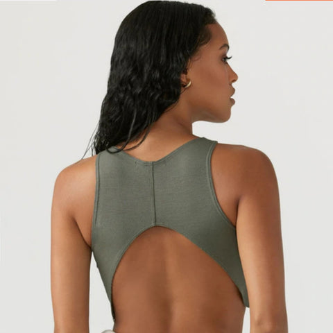 Top de yoga acolchado con cuello en V para mujer