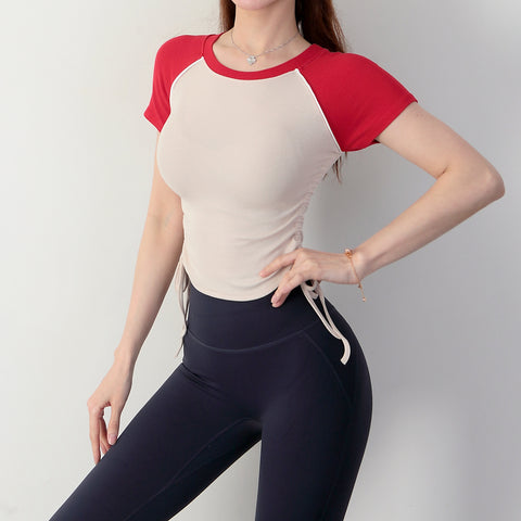 Camiseta de yoga y entrenamiento de secado rápido y corte ajustado para mujer