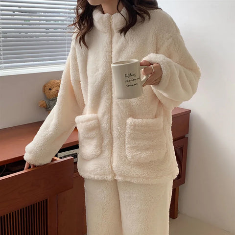 Koreanischer warmer Pyjama