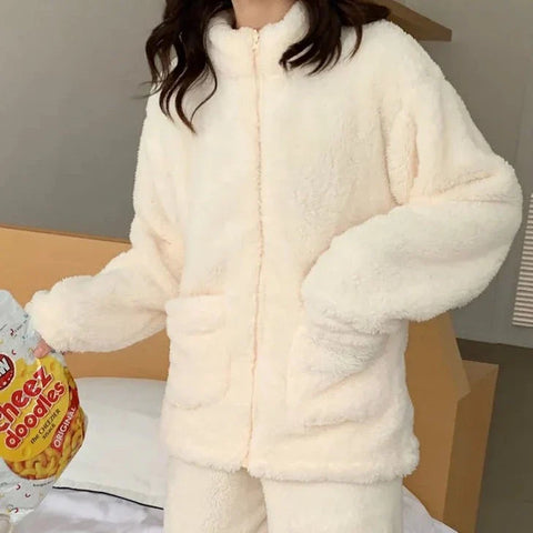 Koreanischer warmer Pyjama