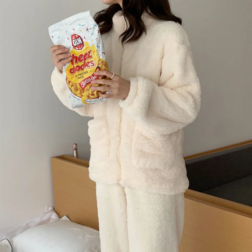 Koreanischer warmer Pyjama