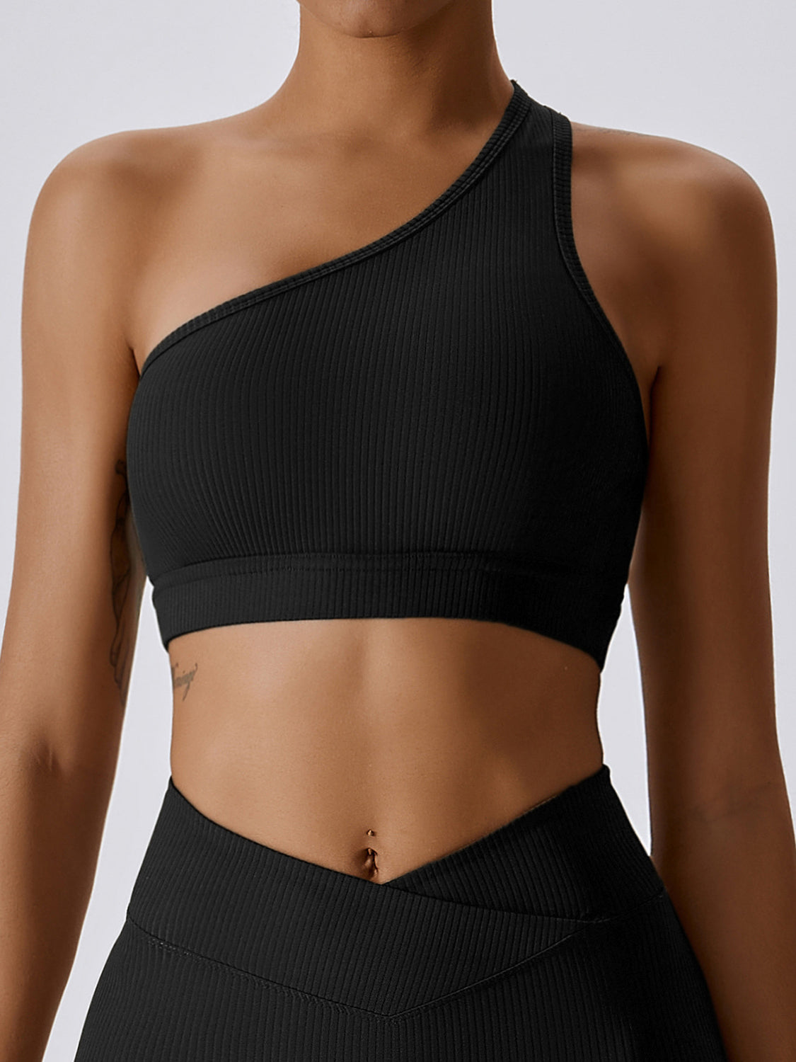 Yoga-BHs mit leichter Unterstützung und One-Shoulder-Design 