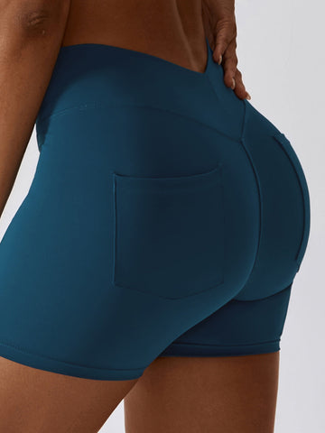 Scrunch Yoga-Shorts mit V-Tasche hinten 