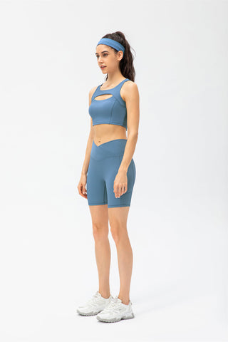 Yoga-Sport-BH mit Cut-Out