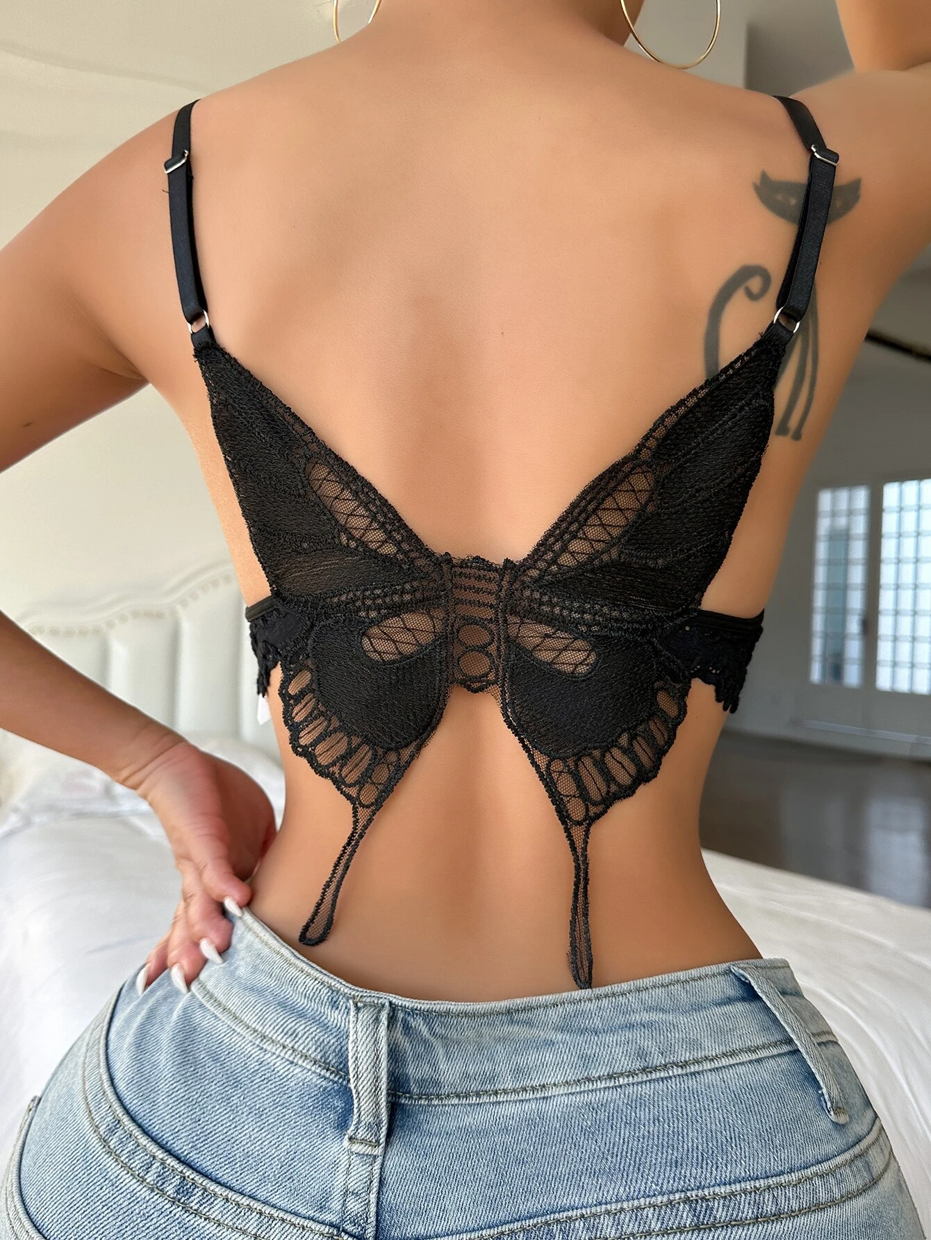 Butterfly Shaped Detail Bow Front Lace Bralette Black