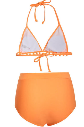 Top de bikini halter triangular con pompones de color naranja