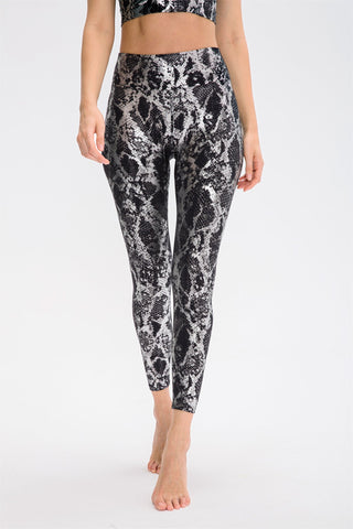 Leggings mit Schlangenmuster und hoher Taille