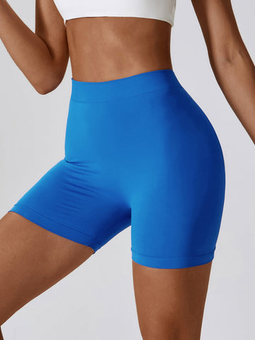 Nahtlose Shorts mit V-Ausschnitt hinten 