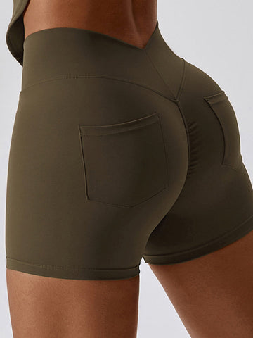 Scrunch Yoga-Shorts mit V-Tasche hinten 