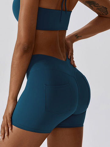 Scrunch Yoga-Shorts mit V-Tasche hinten 