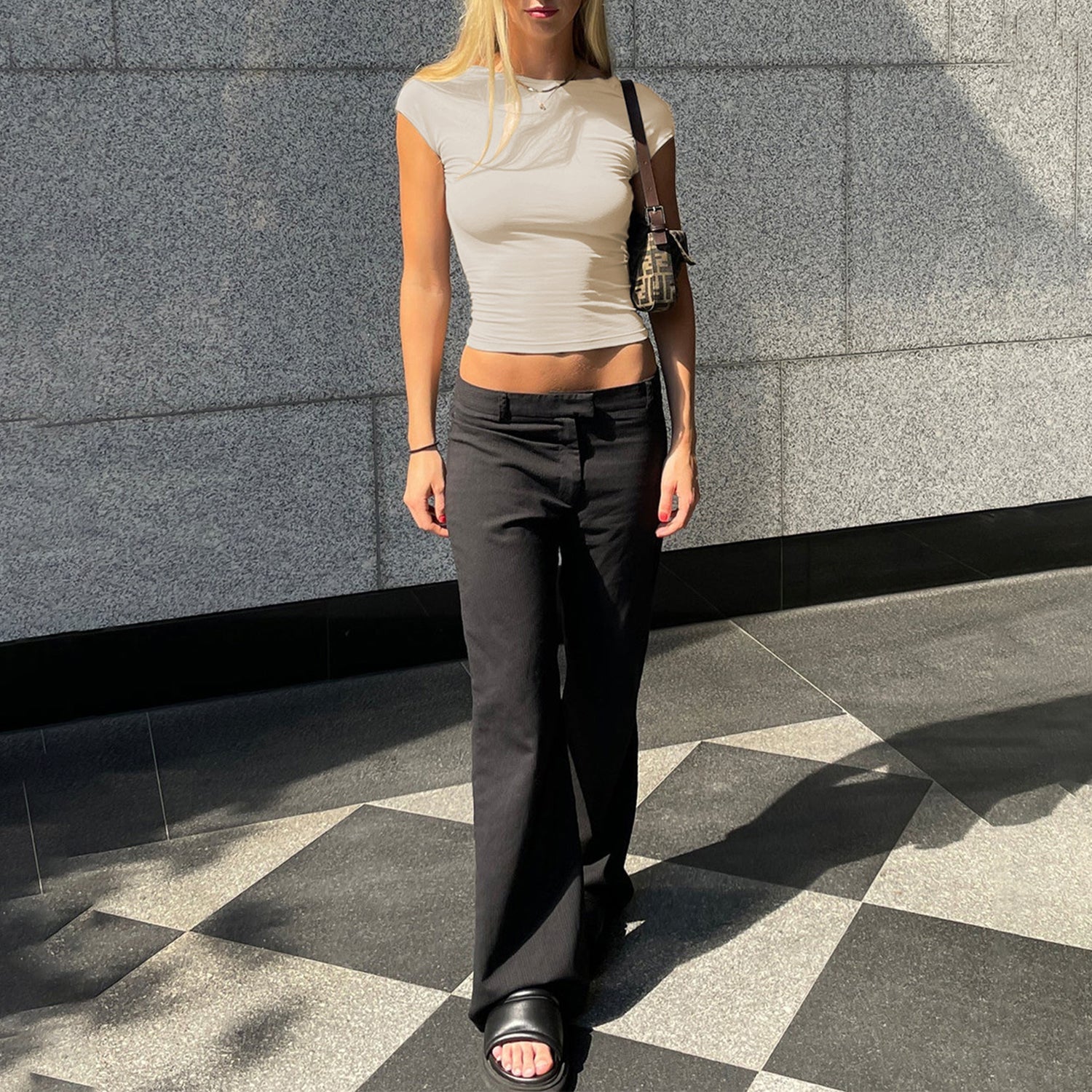 Crop Top mit offenem Rücken