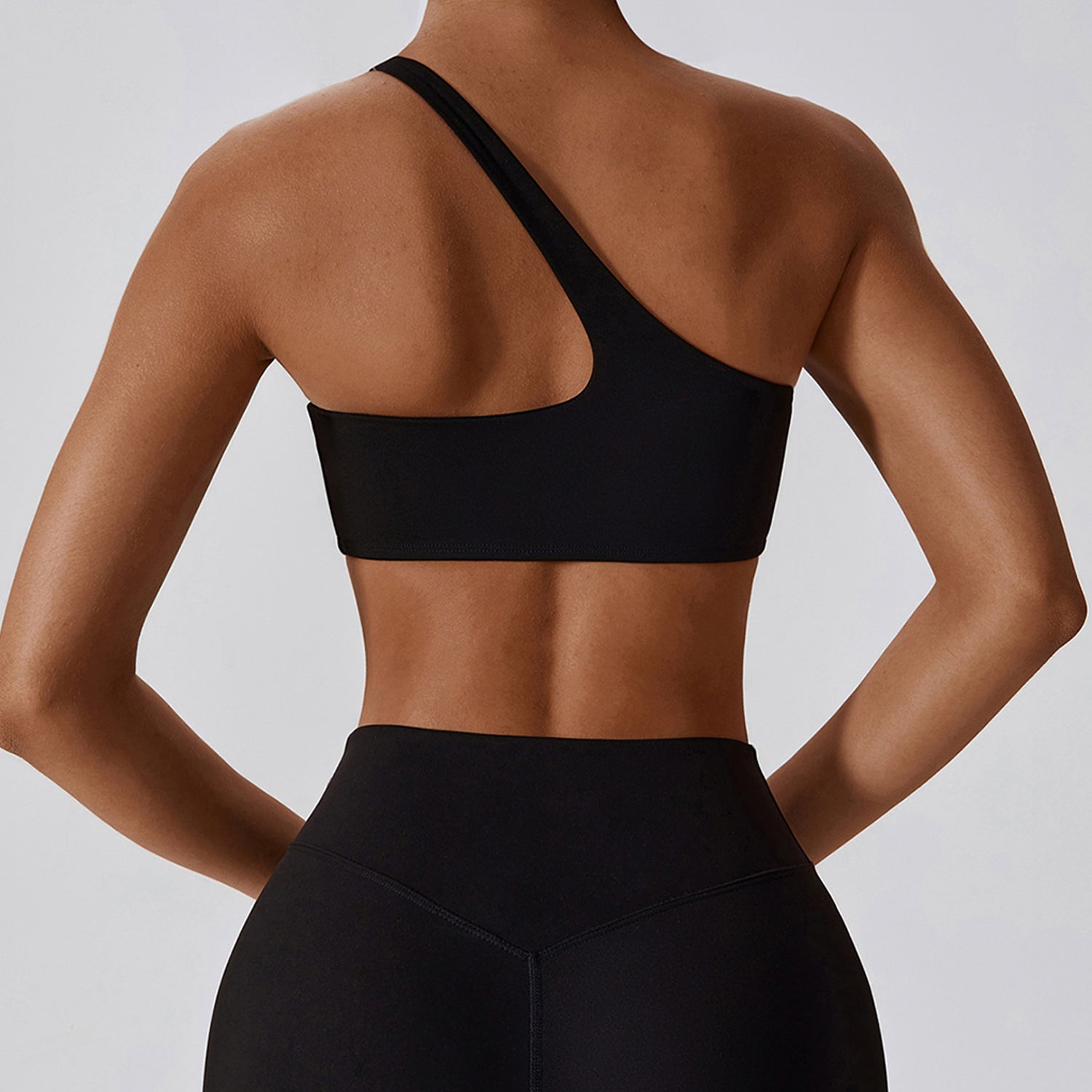 Unregelmäßiger One-Shoulder-Workout-BH