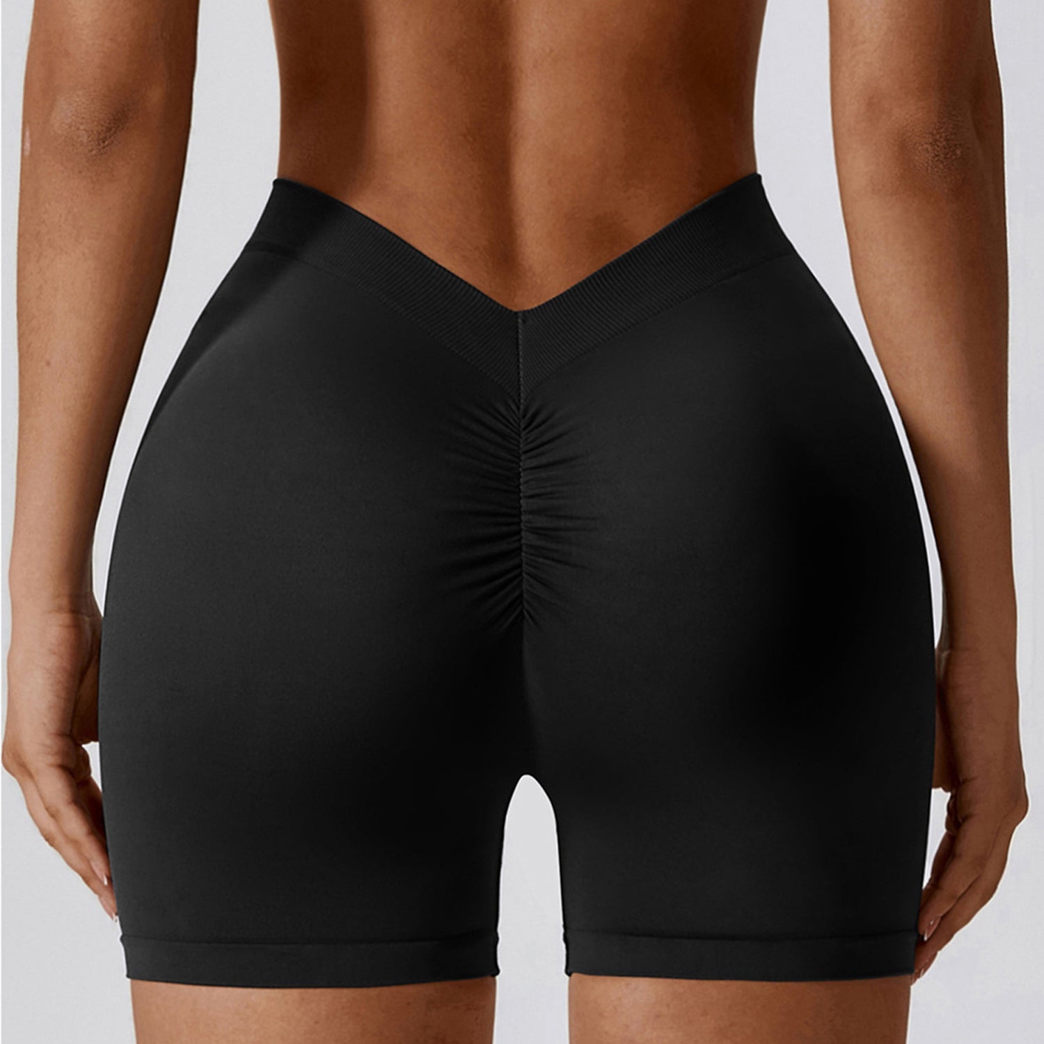 Sportshorts mit V-Rücken und Po-Lifting