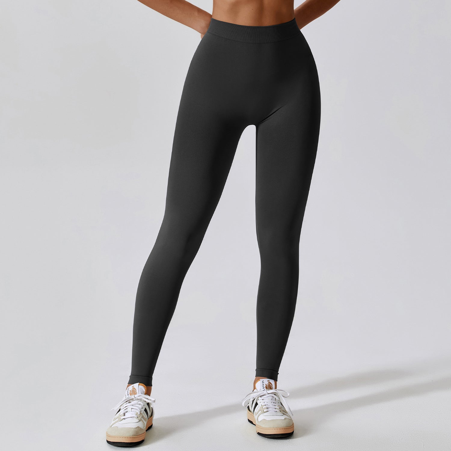 Sport-Leggings mit V-Rücken und Po-Lifting