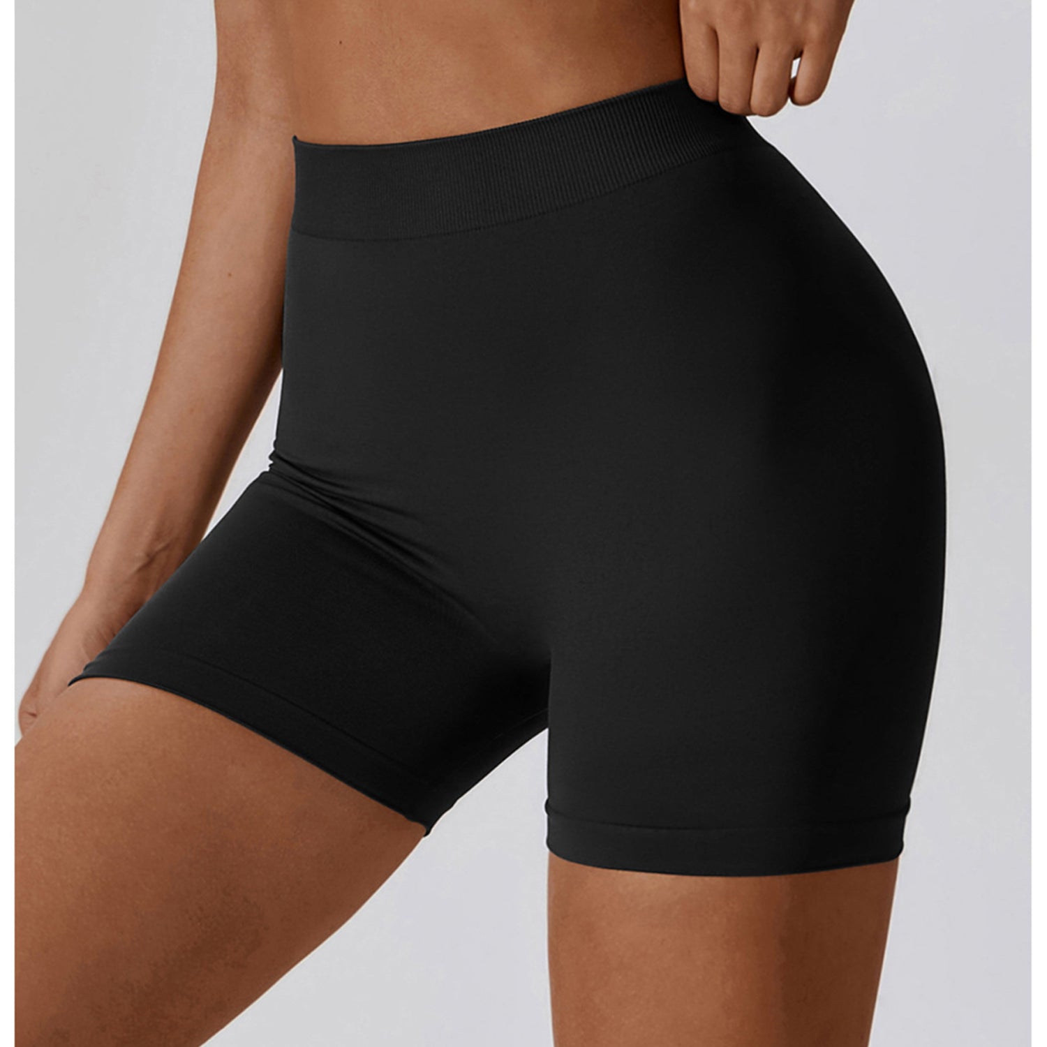 Sportshorts mit V-Rücken und Po-Lifting