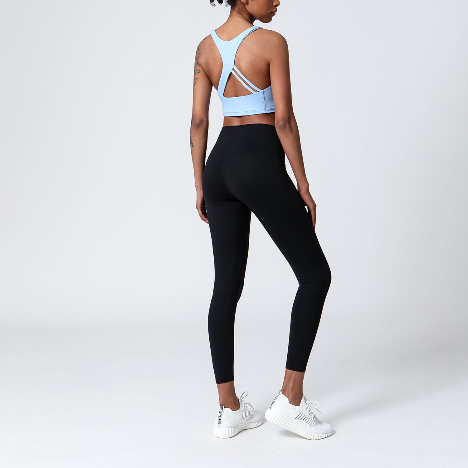 Cut Out Sports Bra - Silvain