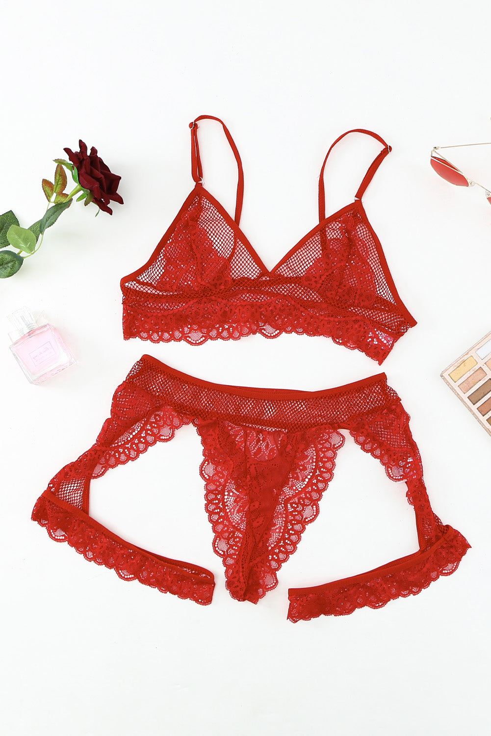 Conjunto de bralette de encaje de malla de crochet rojo