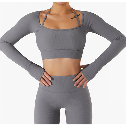 Kurzes Sporttop mit Neckholder-Trägern