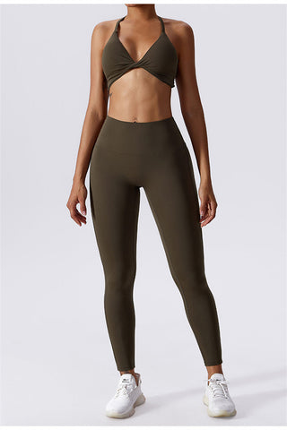 Conjunto de sujetador deportivo y leggings con espalda descubierta y torcida