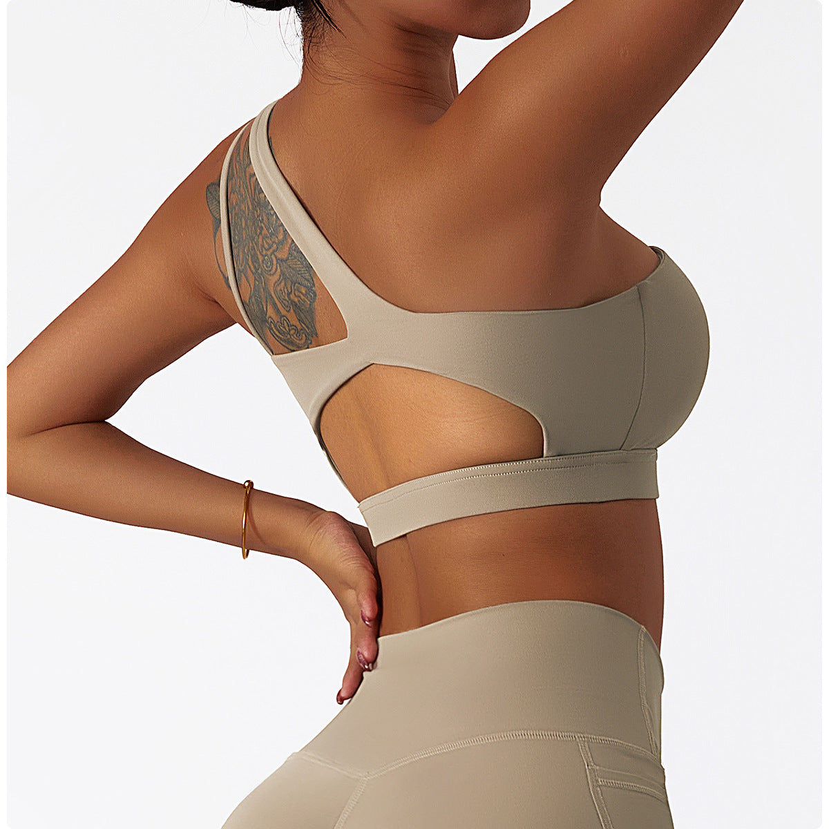 One-Shoulder-Yoga-BH mit Cut-Outs