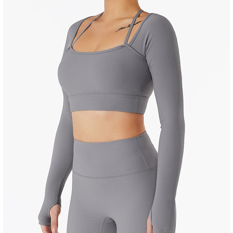 Kurzes Sporttop mit Neckholder-Trägern