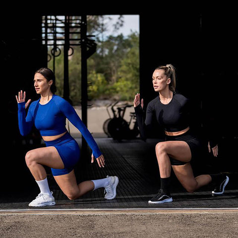 Conjuntos de entrenamiento de manga larga y pantalones cortos