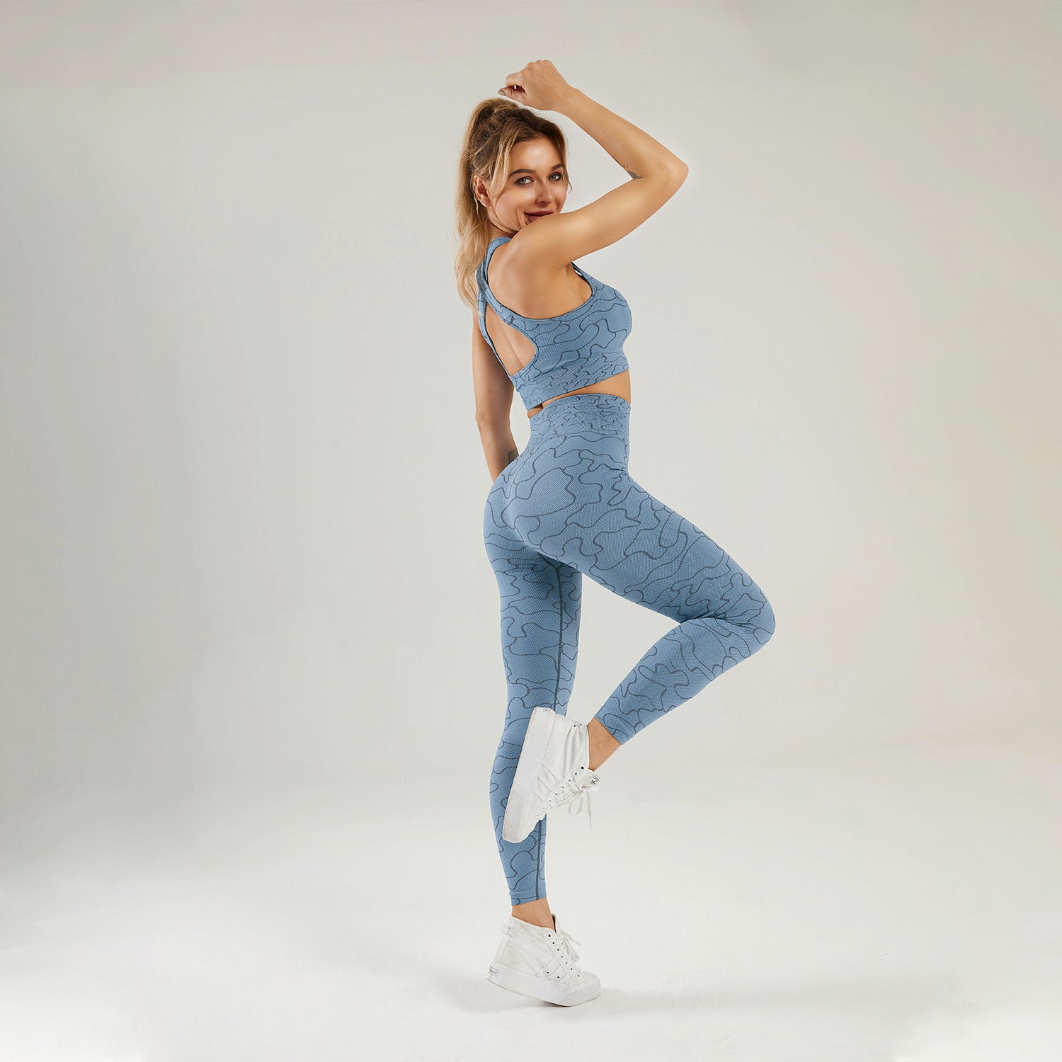 Nahtloses Gym-Yoga-Set, gestreifter Sport-BH und Leggings für Damen