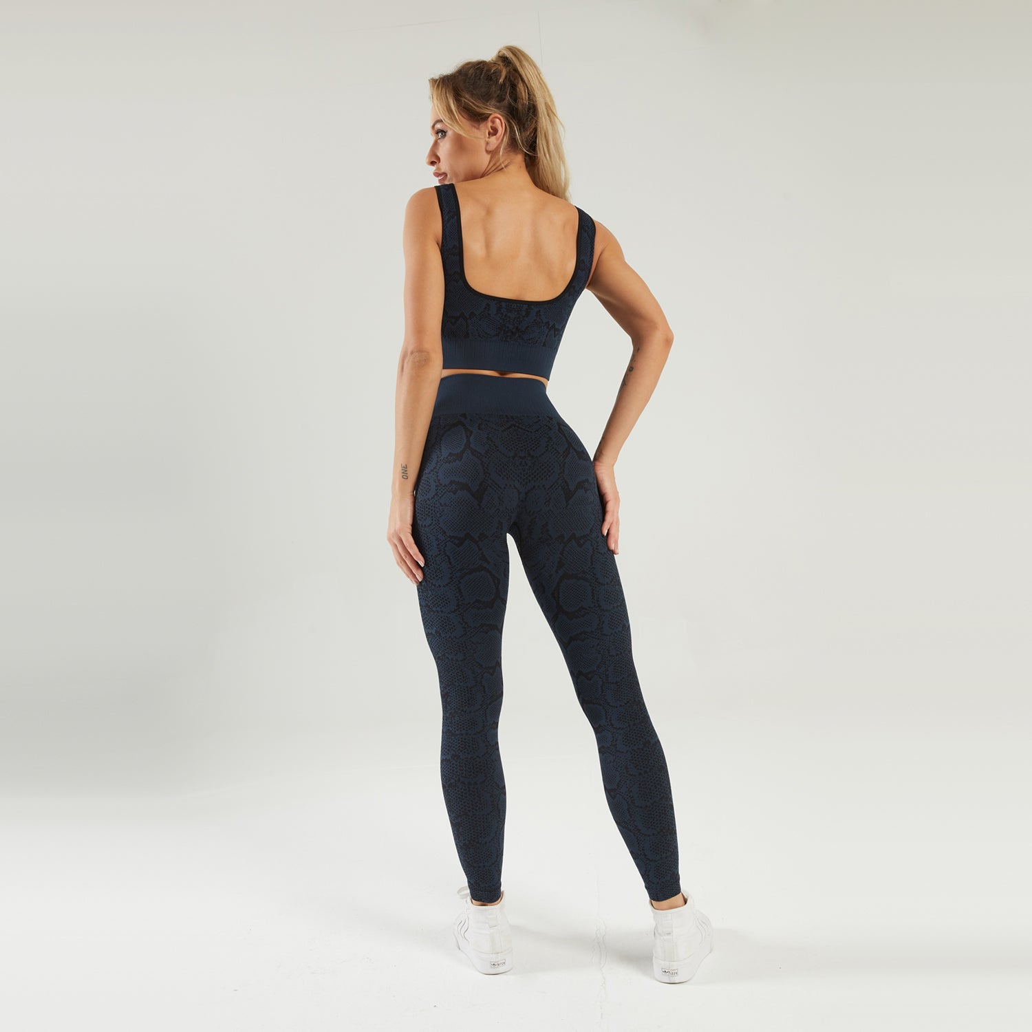 Conjunto de yoga para gimnasio sin costuras, sujetador deportivo y leggings con estampado de serpiente