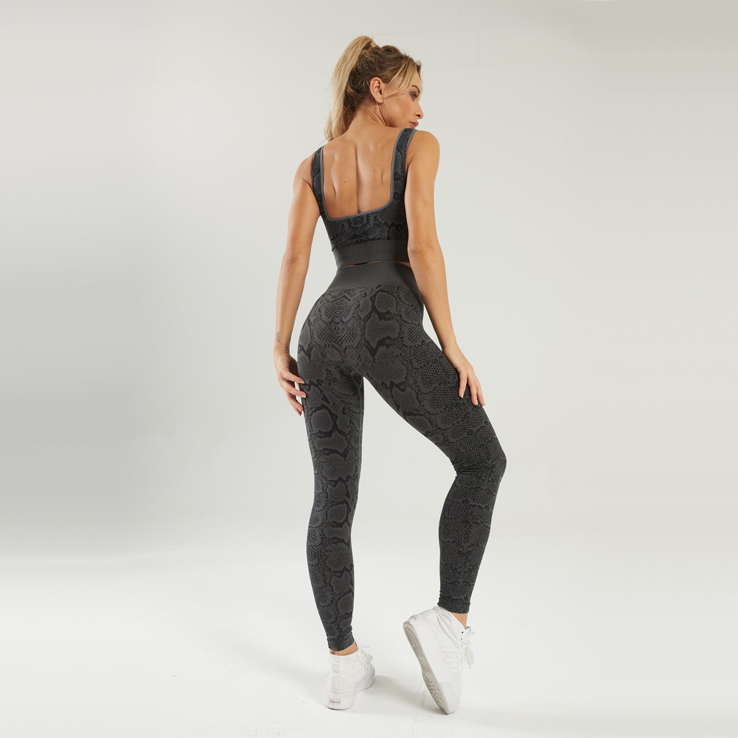 Conjunto de yoga para gimnasio sin costuras, sujetador deportivo y leggings con estampado de serpiente