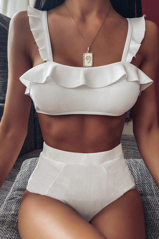 Top de bikini bandeau con volantes y canalé blanco