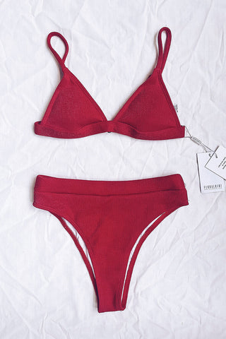 Top de bikini de triángulo con canalé rojo