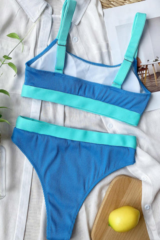 Blaue Bikinihose mit hohem Bund und Rippenmuster