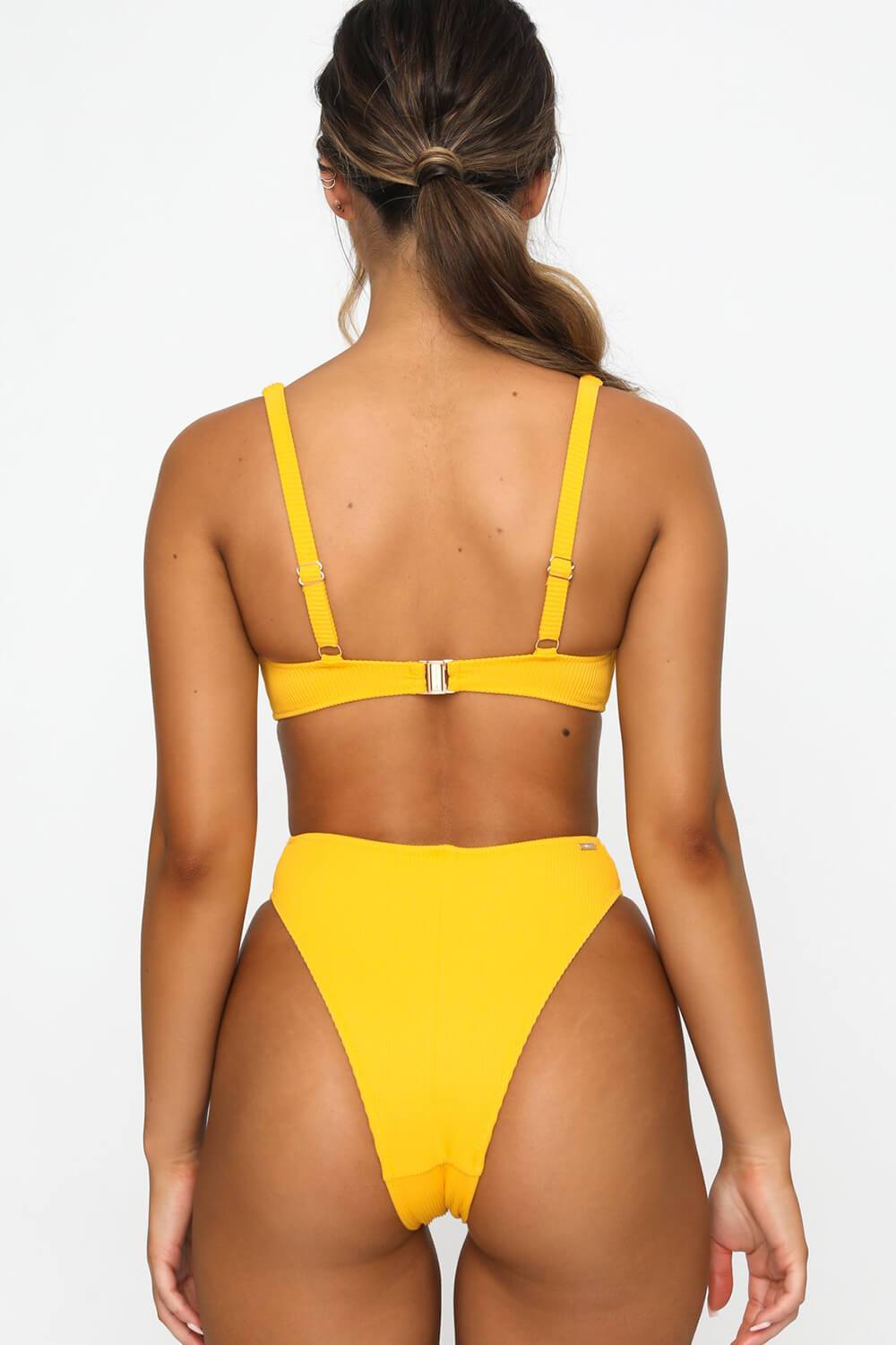 Braguita de bikini de cintura alta con canalé amarillo