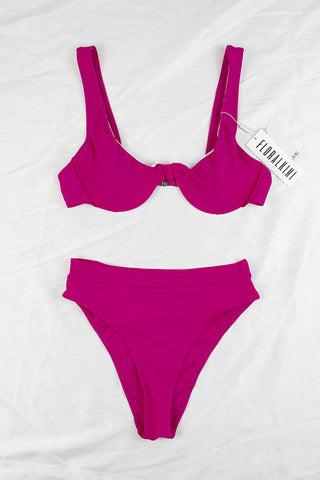 Parte inferior de bikini de cintura alta de color rosa intenso