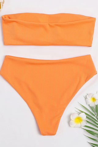 Top de bikini bandeau sin tirantes con canalé en color naranja