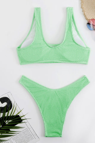 Top de bikini con escote redondo y arrugado en color menta
