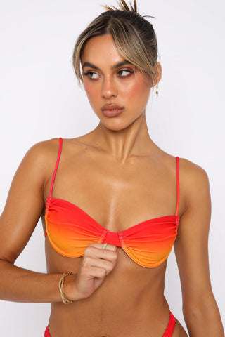 Bikini de corte alto con aros y diseño balconette ombré - Rojo