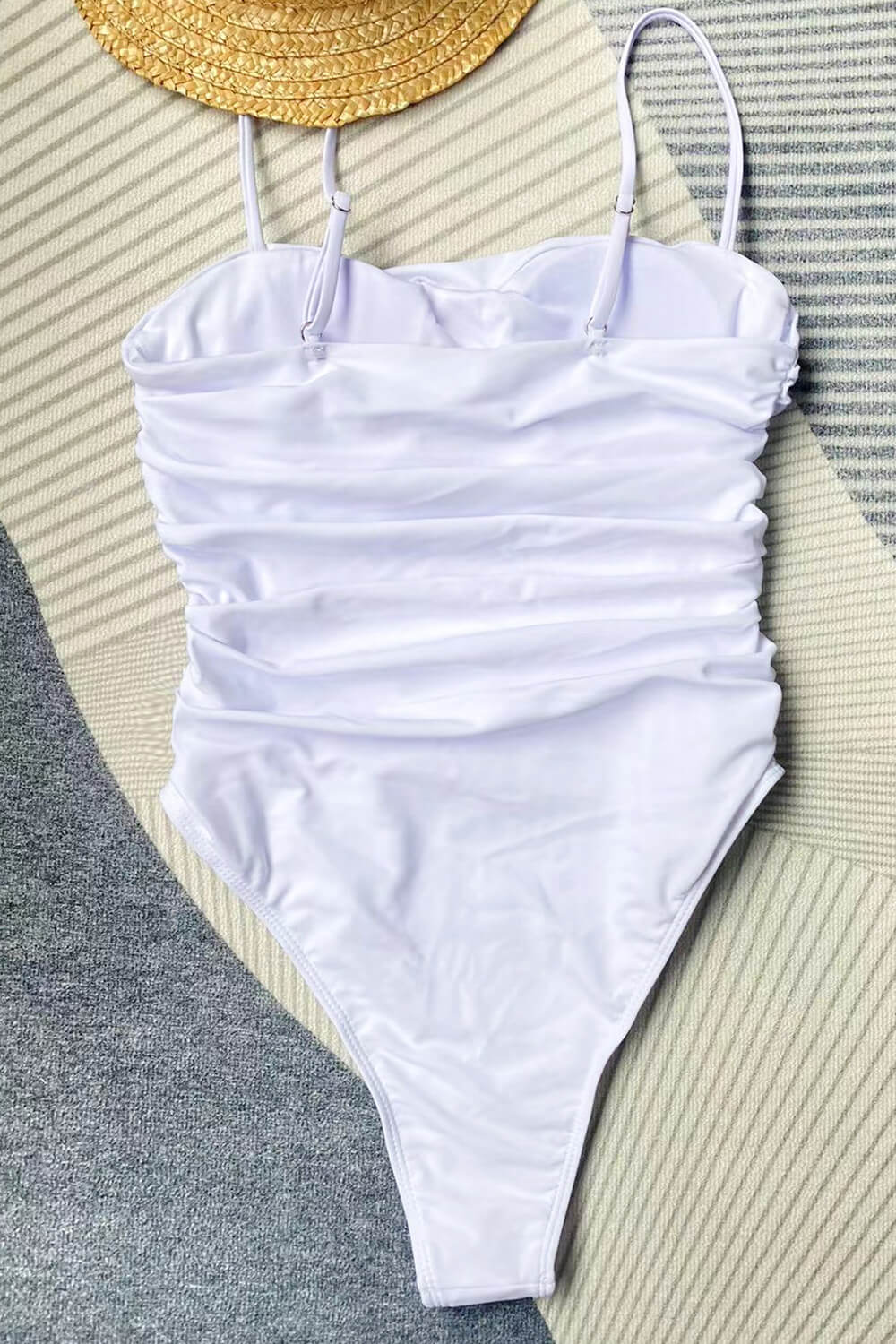 Traje de baño de una pieza con bustier y roseta, color blanco